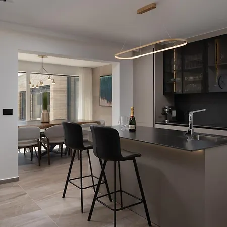 Luxury Salt & Stone With Area In * Nin