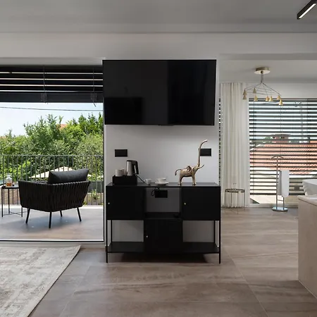 Villa Luxury Salt & Stone With Area In Nin