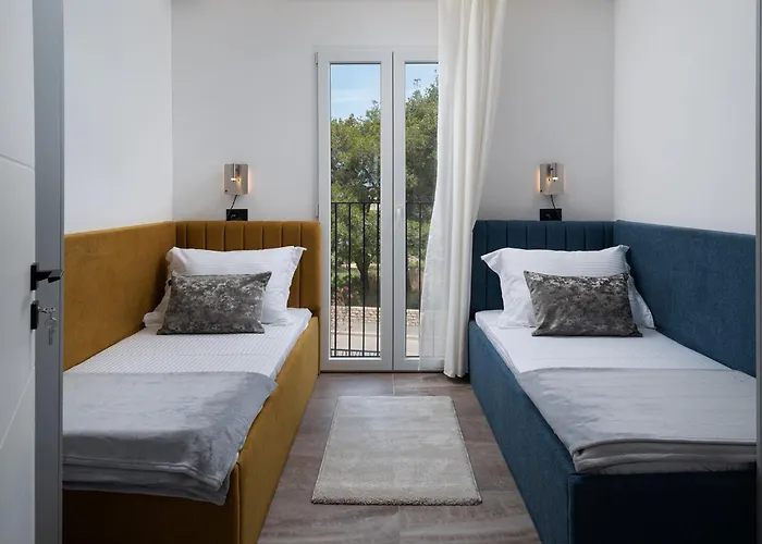 Luxury Salt & Stone With Area In Nin