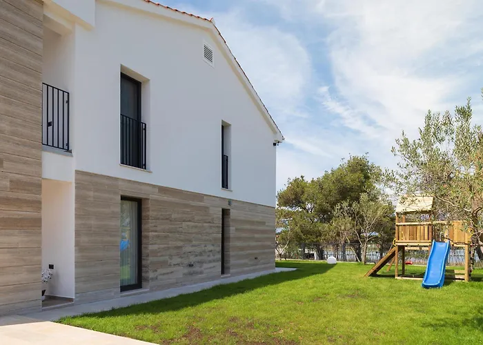 Luxury Salt & Stone With Area In Vila Nin