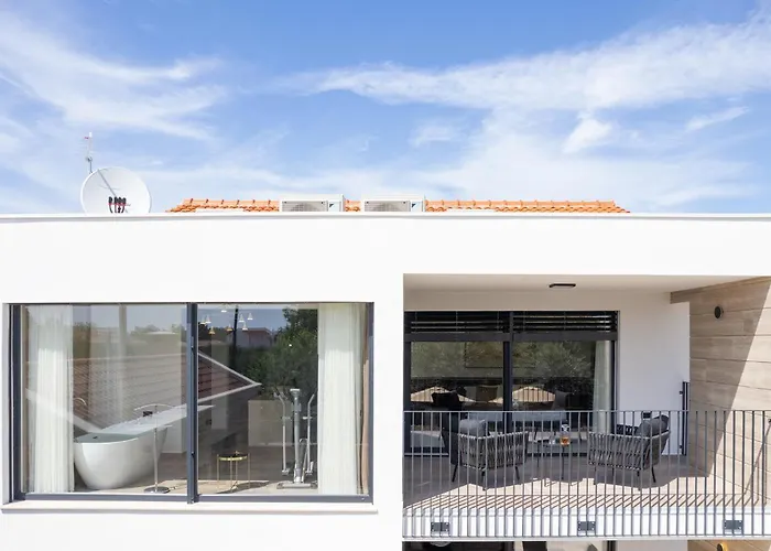 Luxury Salt & Stone With Area In Vila *