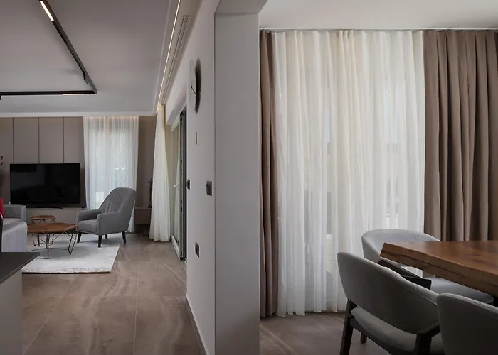 Luxury Salt & Stone With Area In * Nin