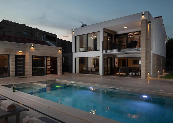 Luxury Salt & Stone With Area In *