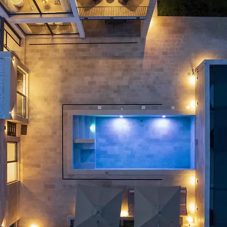 Luxury Salt & Stone With Area In