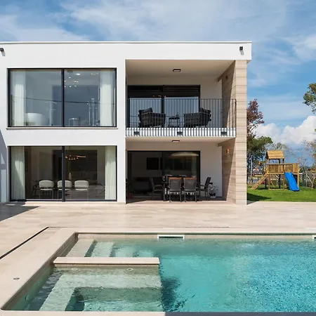 Villa Luxury Salt & Stone With Area In *