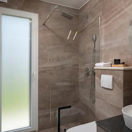 Villa Luxury Salt & Stone With Area In Nin
