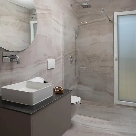 Villa Luxury Salt & Stone With Area In Nin