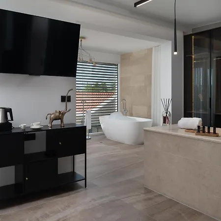Luxury Salt & Stone With Area In * Nin