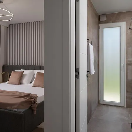 Luxury Salt & Stone With Area In 别墅