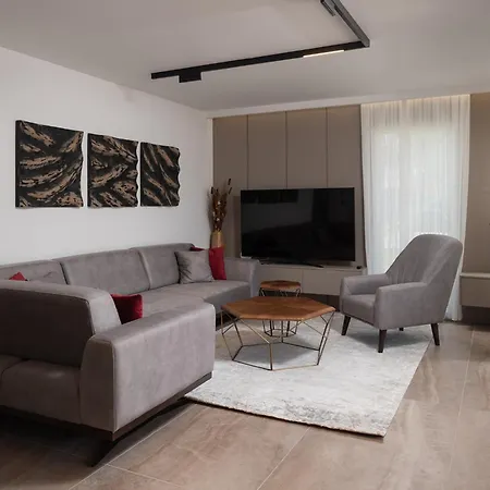Luxury Salt & Stone With Area In Villa *