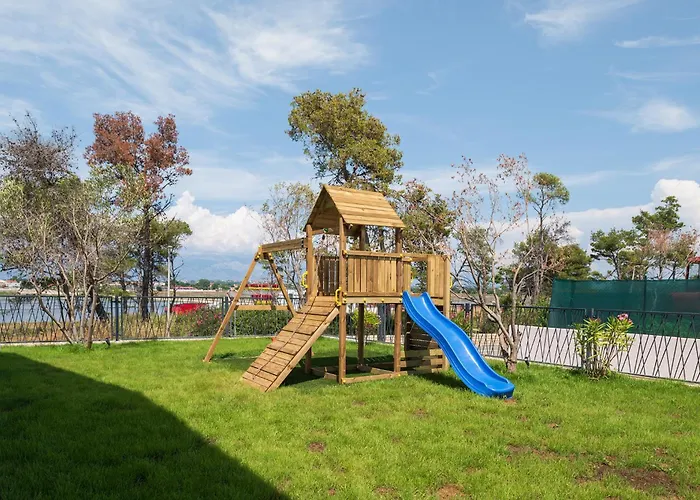 Luxury Salt & Stone With Area In Villa *