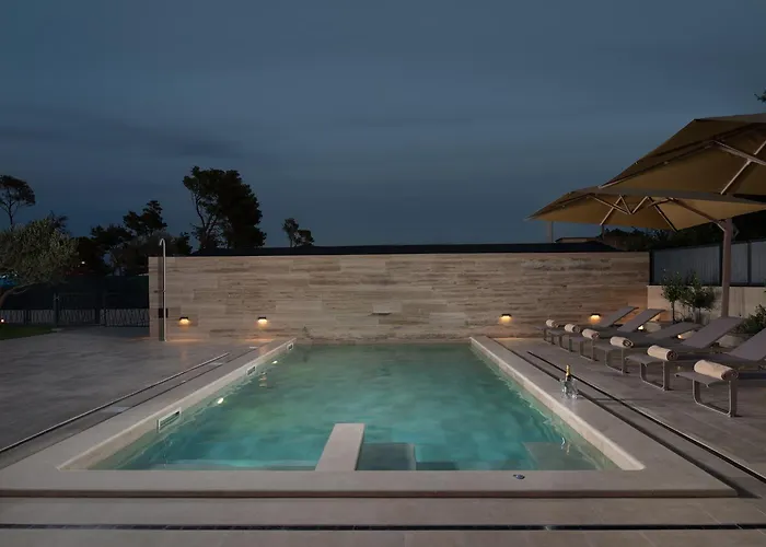 Villa Luxury Salt & Stone With Area In *