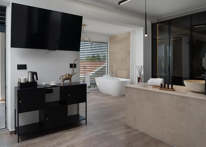 Luxury Salt & Stone With Area In * Nin