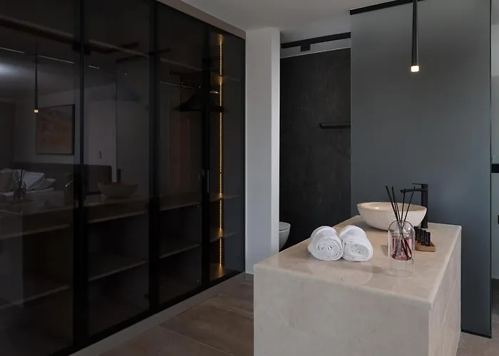 Luxury Salt & Stone With Area In * Nin